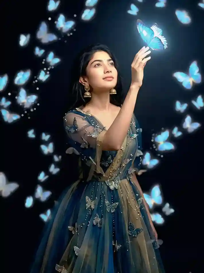 Hey Techy: Couple, Fashion Aur Butterfly AI Prompts Ek Mood-Based Lookbook