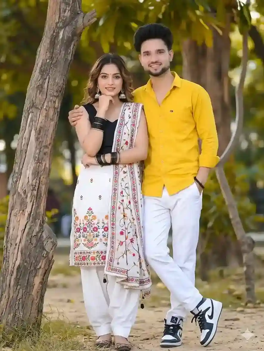 Hey Techy: Couple, Fashion Aur Butterfly AI Prompts Ek Mood-Based Lookbook