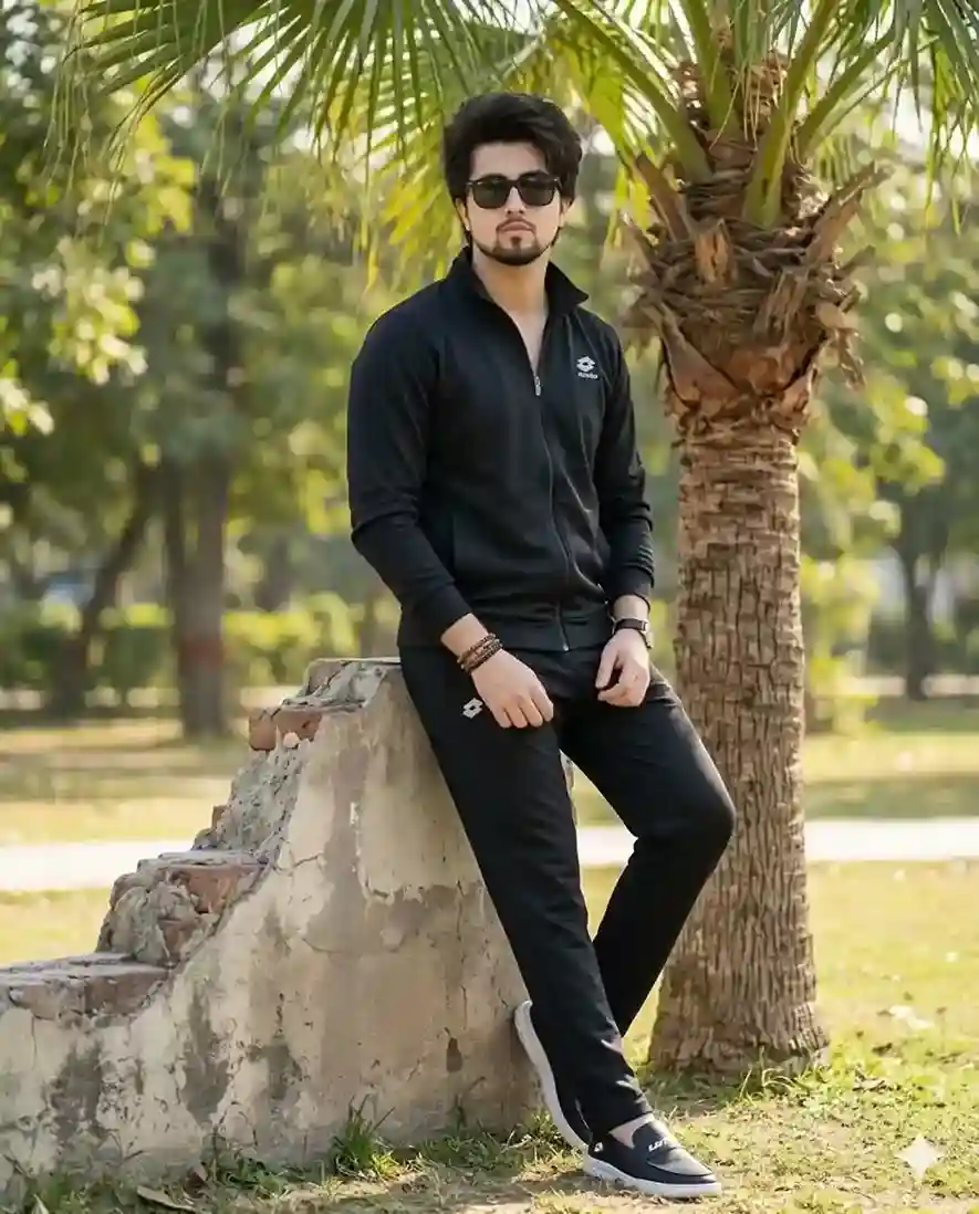 Hey Techy: Couple, Fashion Aur Butterfly AI Prompts Ek Mood-Based Lookbook