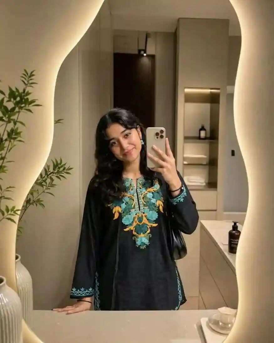 Instagram Selfie Prompt: Create Stunning AI Selfies with Copy-Paste Prompts
