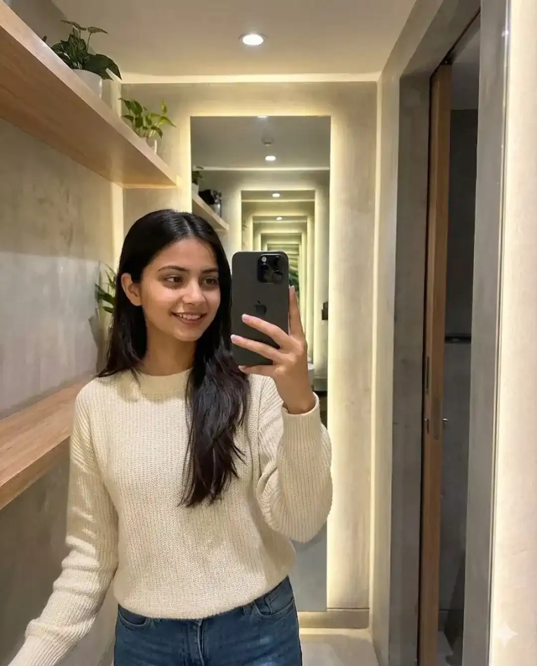 Mirror Selfie Prompt for Girl Copy Paste