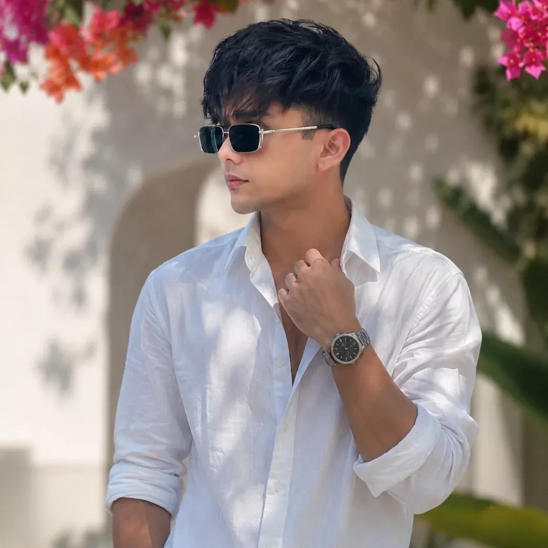 White Shirt Prompt: Men Ke Liye Trending Leader-Style Aur Aesthetic AI Photo Guide