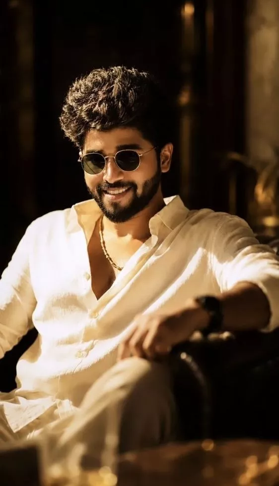White Shirt Prompt: Men Ke Liye Trending Leader-Style Aur Aesthetic AI Photo Guide